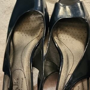 Life Stride Black Patent Heels